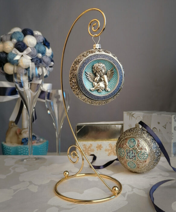 Серебряный елочный шар "Ангелок" с эмалью